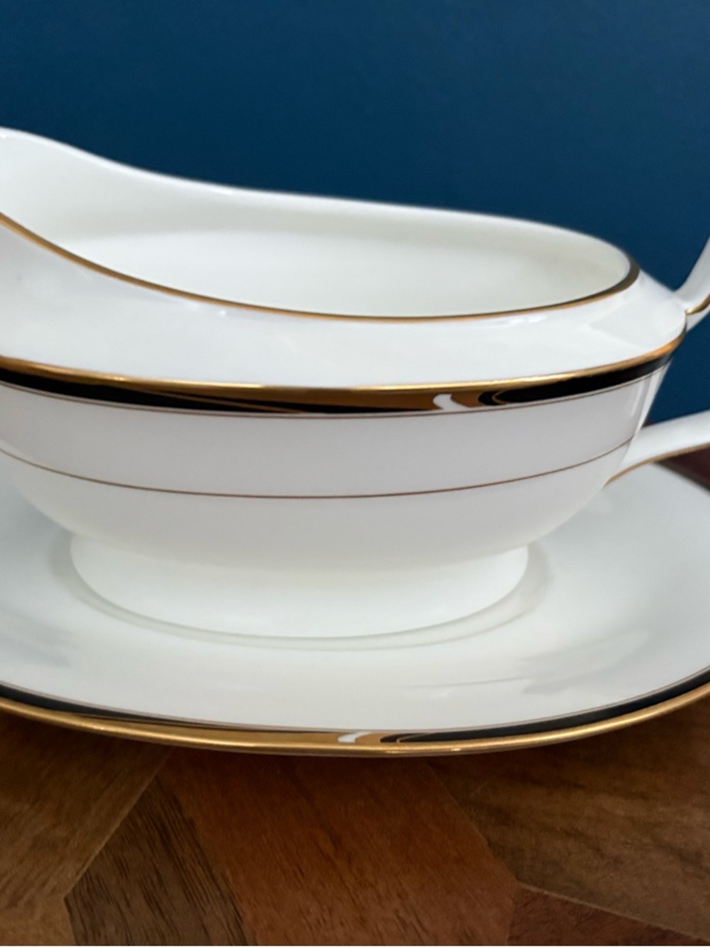 Mikasa Bone China Academy Gravy Boat with Stand